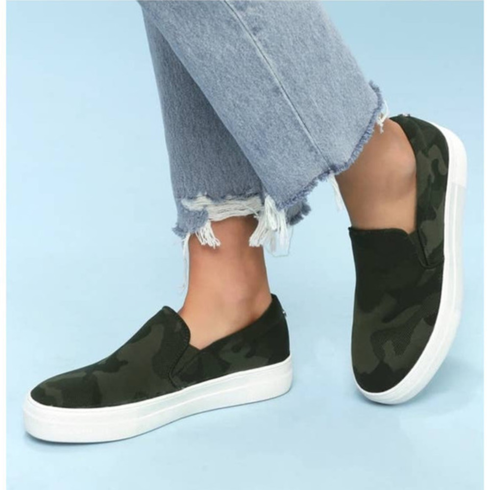 Steve Madden Womens Maygee green Camo Platform Slip On Sneaker casual size 10